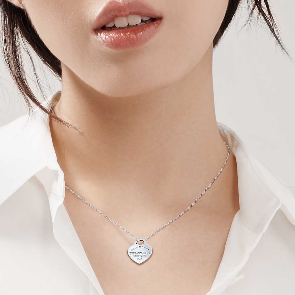 SOLD - Return to Tiffany heart pendant necklace ❤️